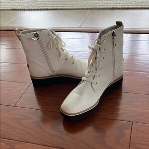 Dr. Scholl's White Lace-Up Boots